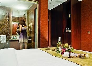 Chengdu Care U Well Hotel Jinjiang  Exterior photo